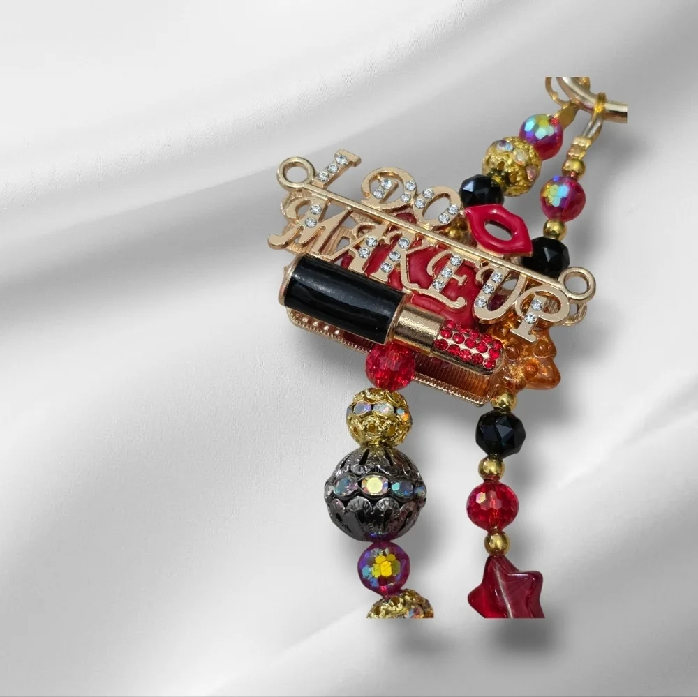 “I Do Makeup” Glam Bag Charm | Red & Gold Beaded Accessory - Picture 2 of 2